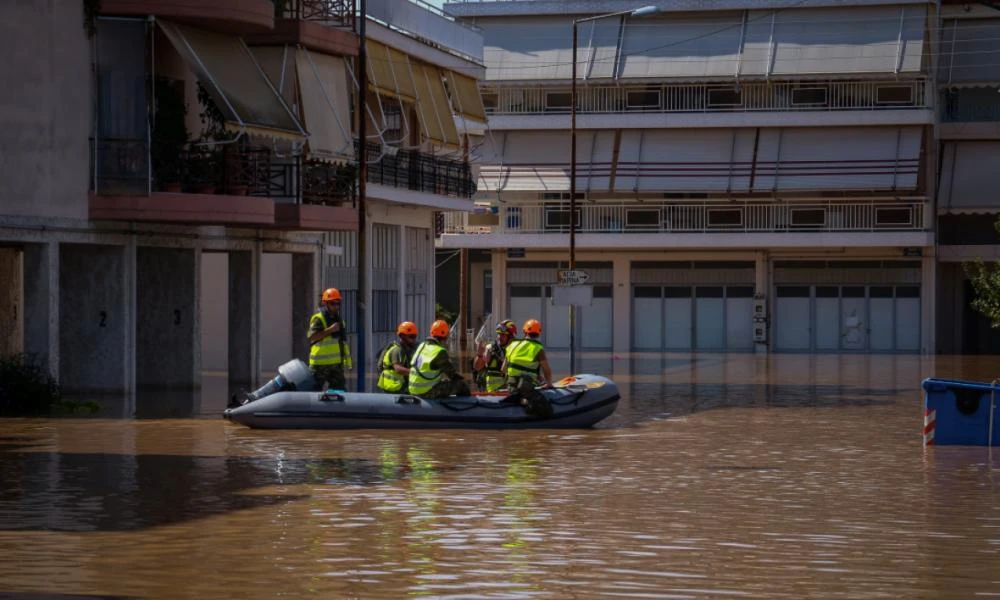 Αναστολή συμβάσεων στις επιχειρήσεις των περιοχών που επλήγησαν από τις πλημμύρες - Στα 534 ευρώ η αποζημίωση